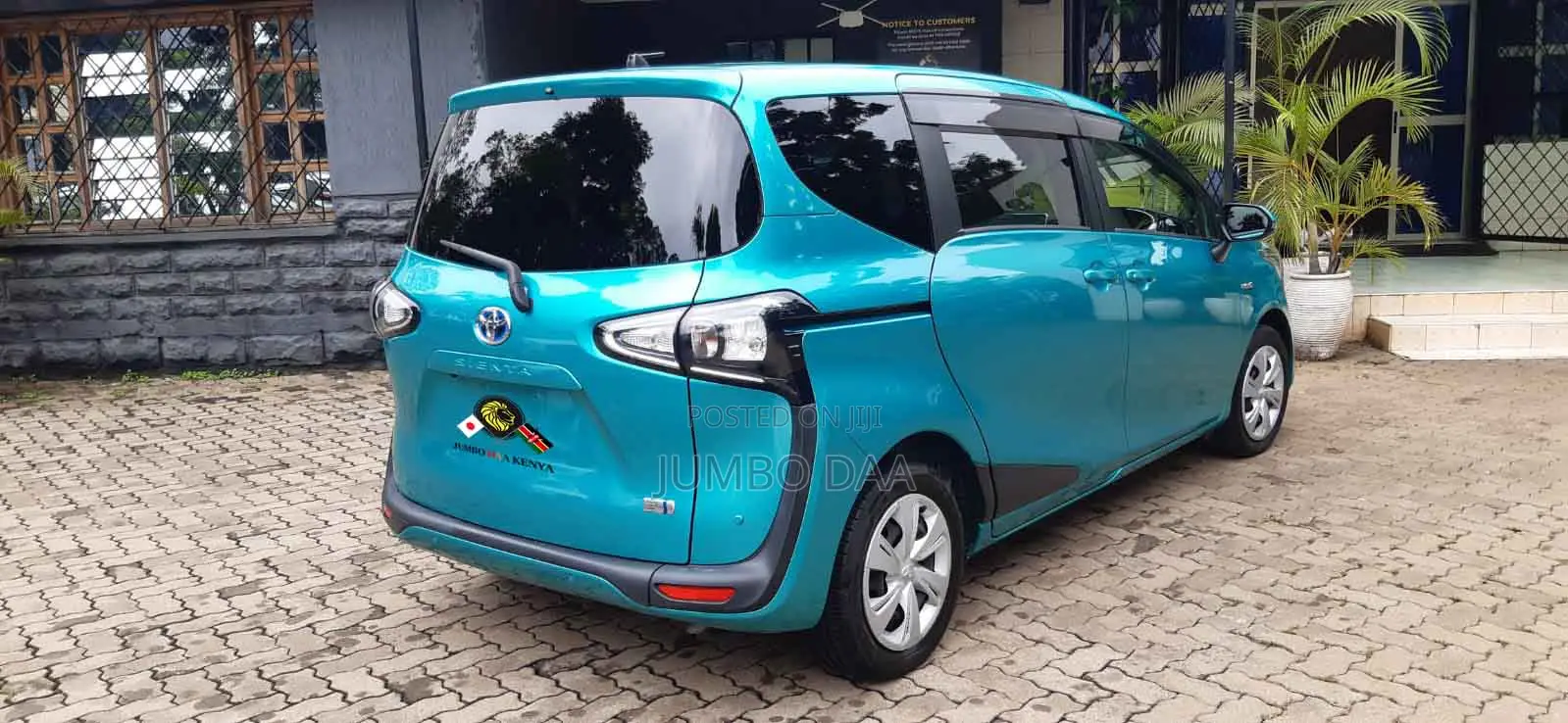 Toyota Sienta 1.5 FWD 2019 Green