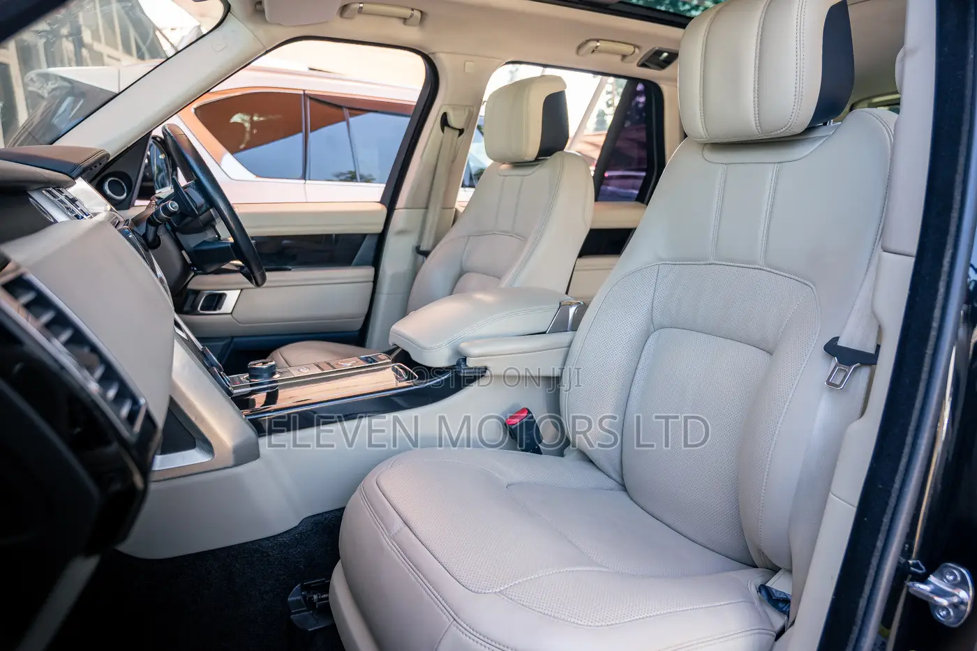 Land Rover Range Rover Vogue 2019 Black