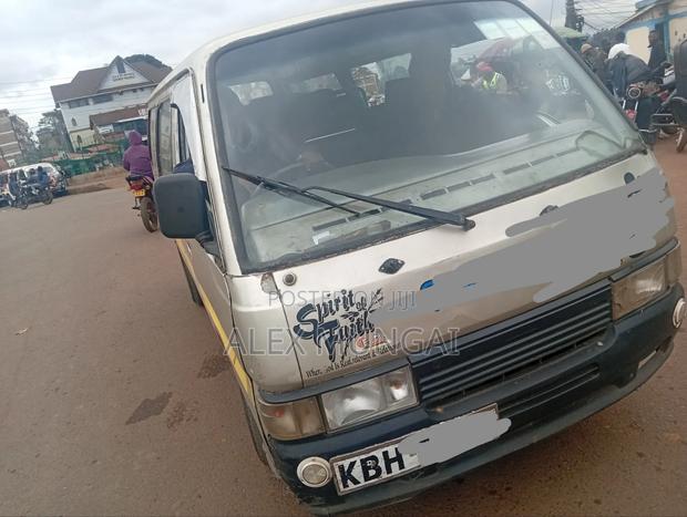 Nissan Caravan (Urvan) 1998 Silver