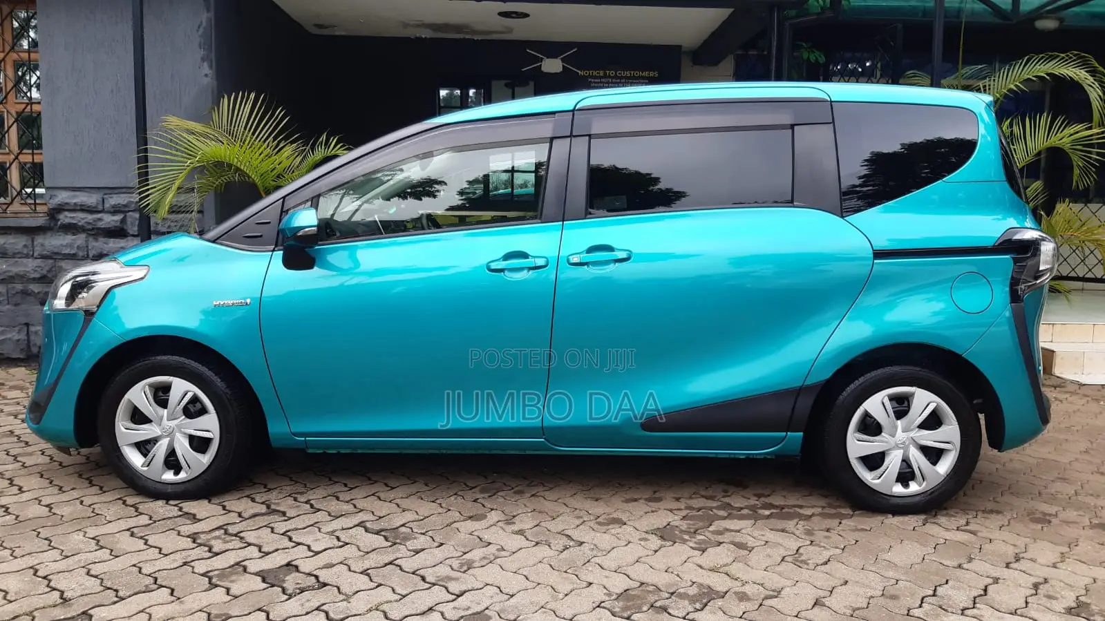 Toyota Sienta 1.5 FWD 2019 Green