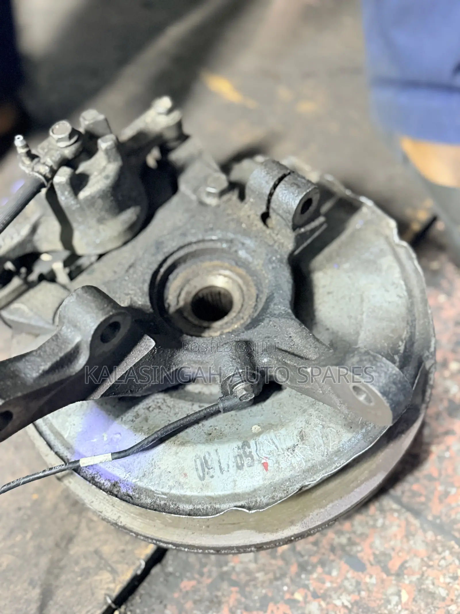 Front Hub for Mitsubishi Outlander