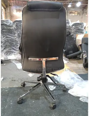 Leather Swivel Executive Office Chair.