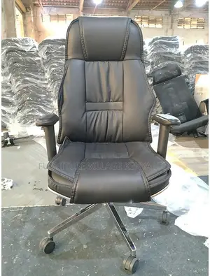 Leather Swivel Executive Office Chair.