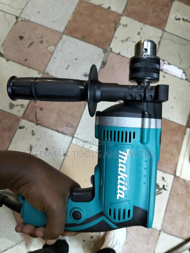 Makita Hammer Drill 710 Watts Free Bits - thumbnail 2