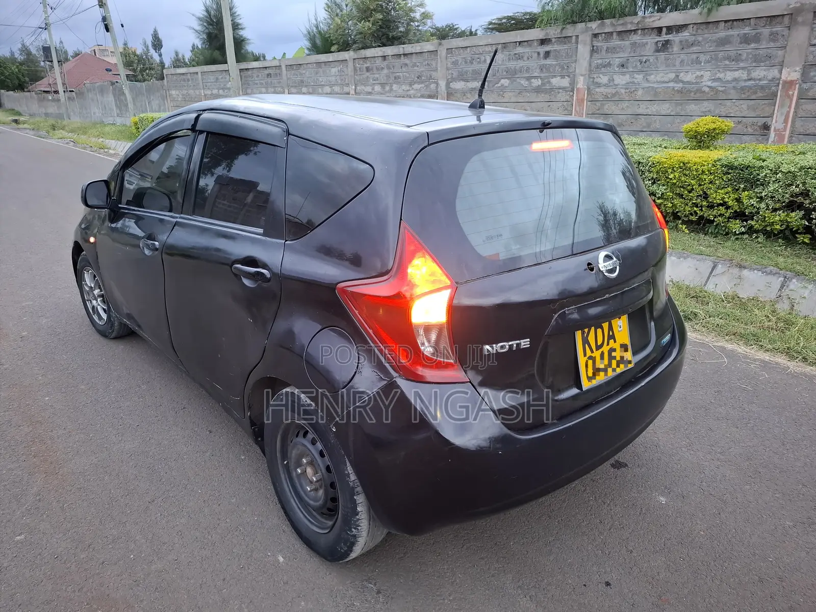 Nissan Note 2013 Maroon