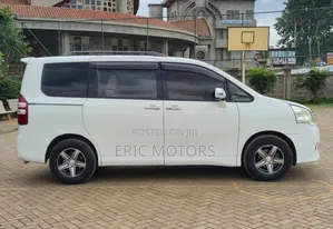 Toyota Noah 2011 White