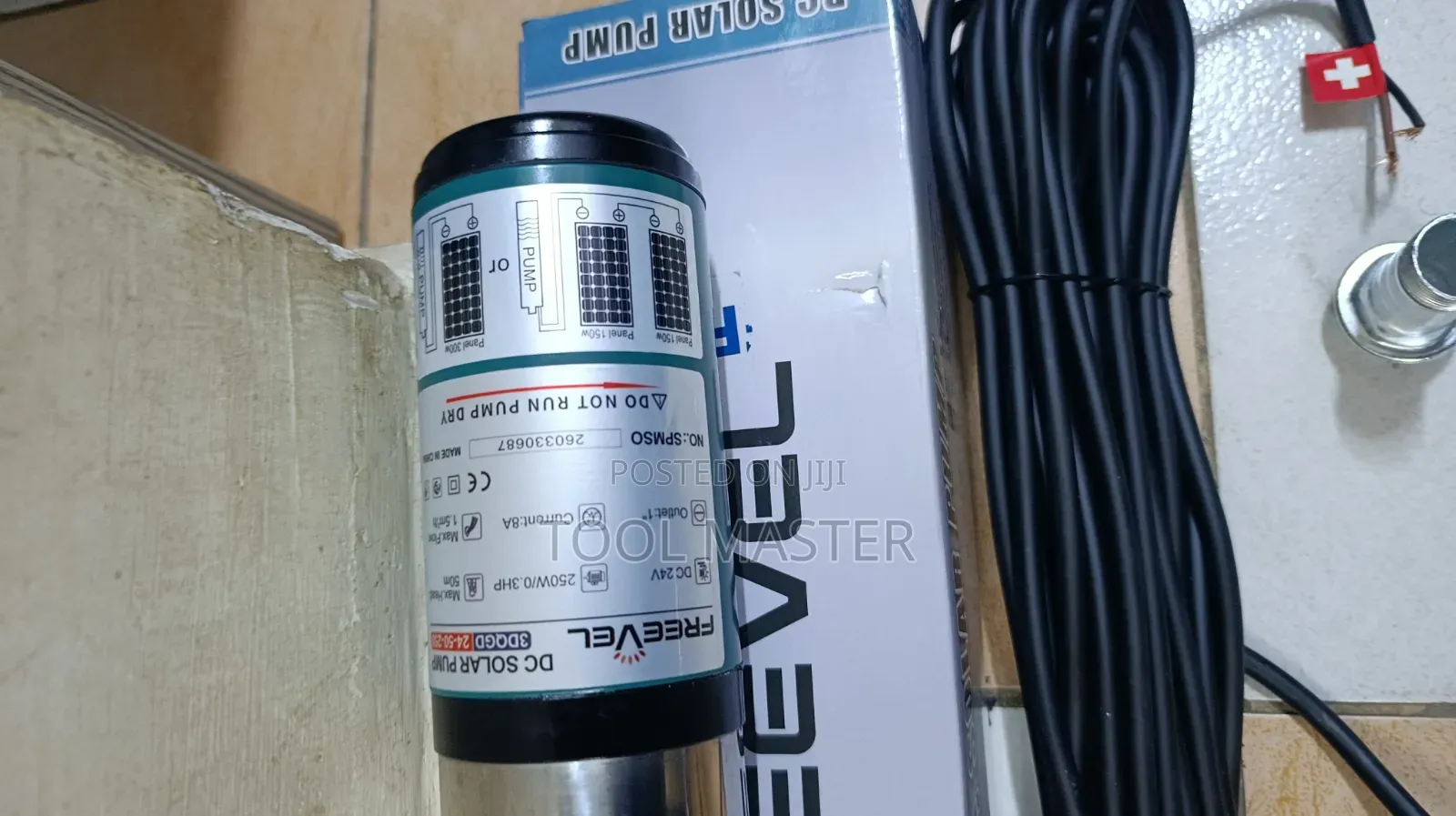 Freevel 50m Head Solar Water Pump/24v 250watts Solar Water Pump