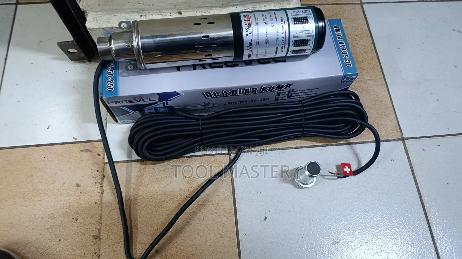 Freevel 50m Head Solar Water Pump/24v 250watts Solar Water Pump