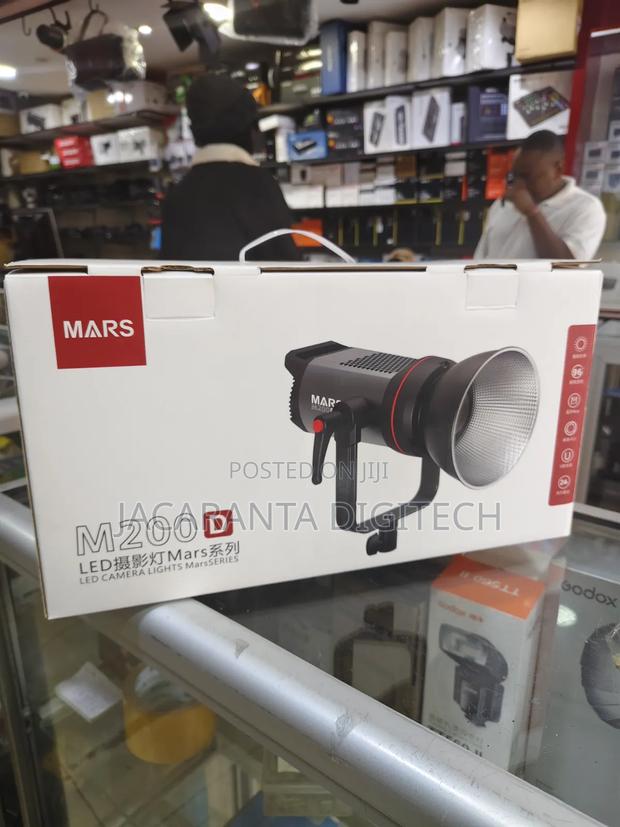 Triopo Mars M200bi Studio Led Video Lighting 200w Bi-Color