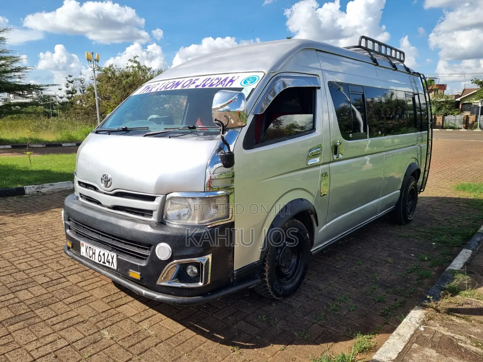 Toyota HiAce 2011 Silver