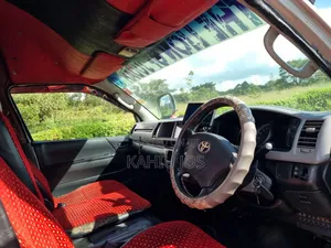 Toyota HiAce 2011 Silver
