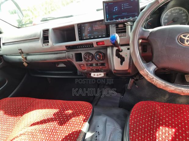 Toyota HiAce 2011 Silver - thumbnail 5