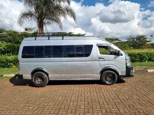 Toyota HiAce 2011 Silver