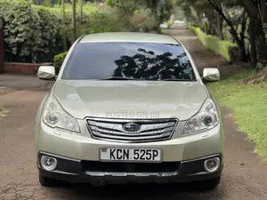 Subaru Outback 2010 Gold