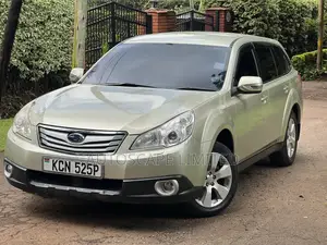 Subaru Outback 2010 Gold