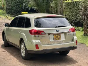 Subaru Outback 2010 Gold