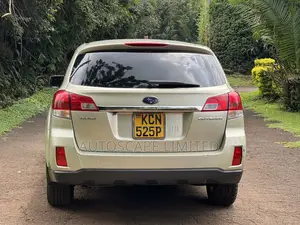 Subaru Outback 2010 Gold