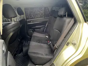 Subaru Outback 2010 Gold