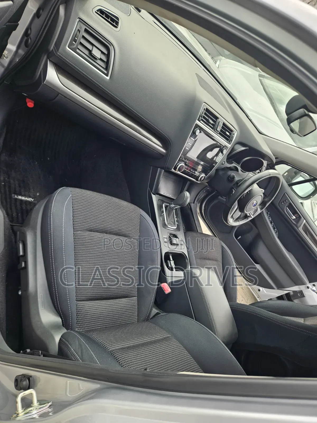 Subaru Legacy 2019 Silver