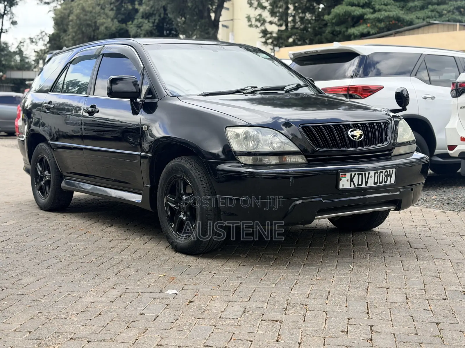 Toyota Harrier 2000 Black
