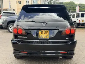 Toyota Harrier 2000 Black