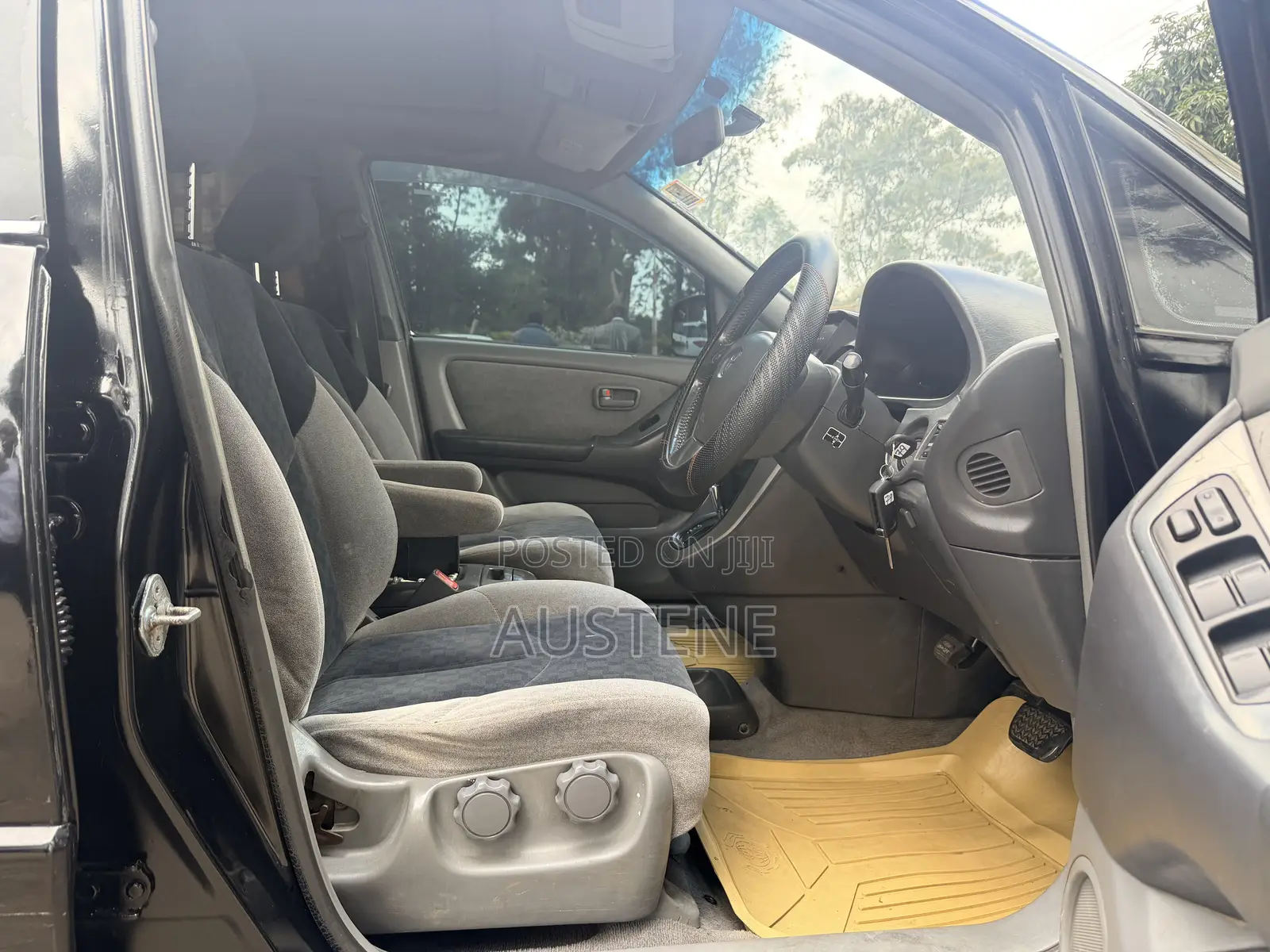Toyota Harrier 2000 Black