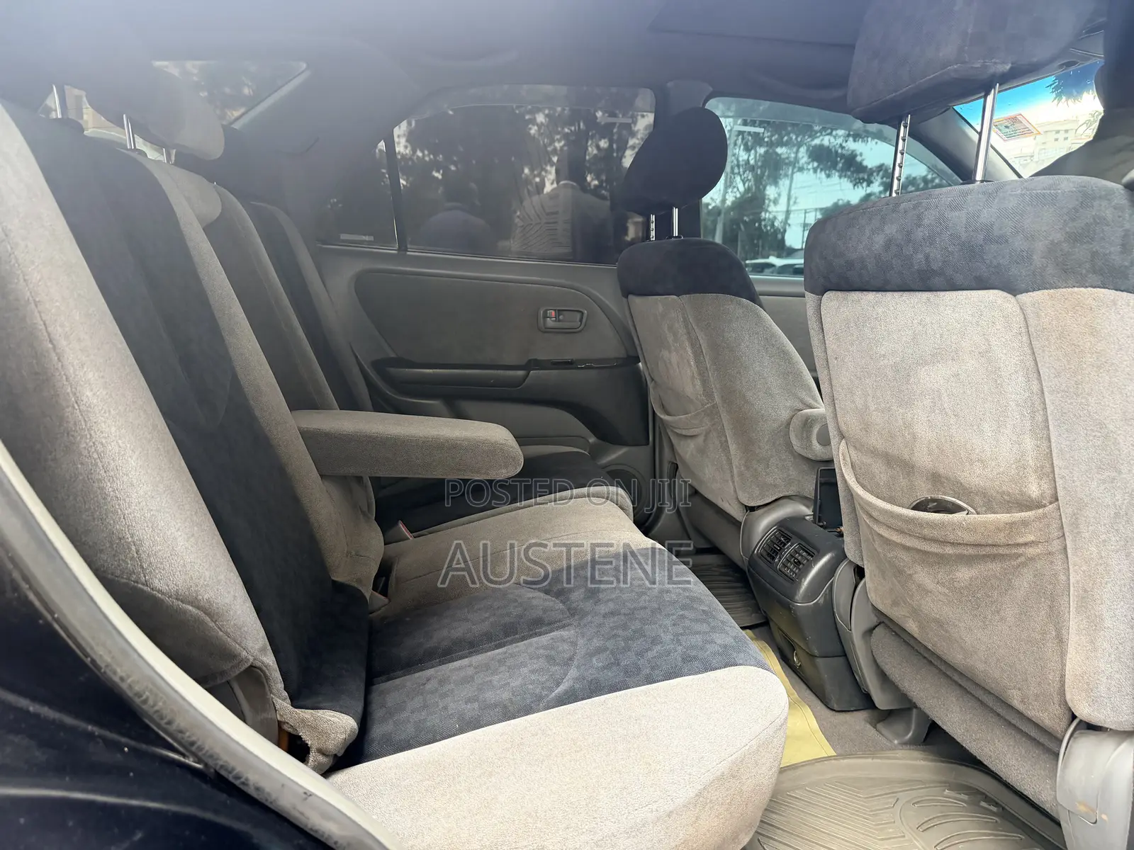 Toyota Harrier 2000 Black