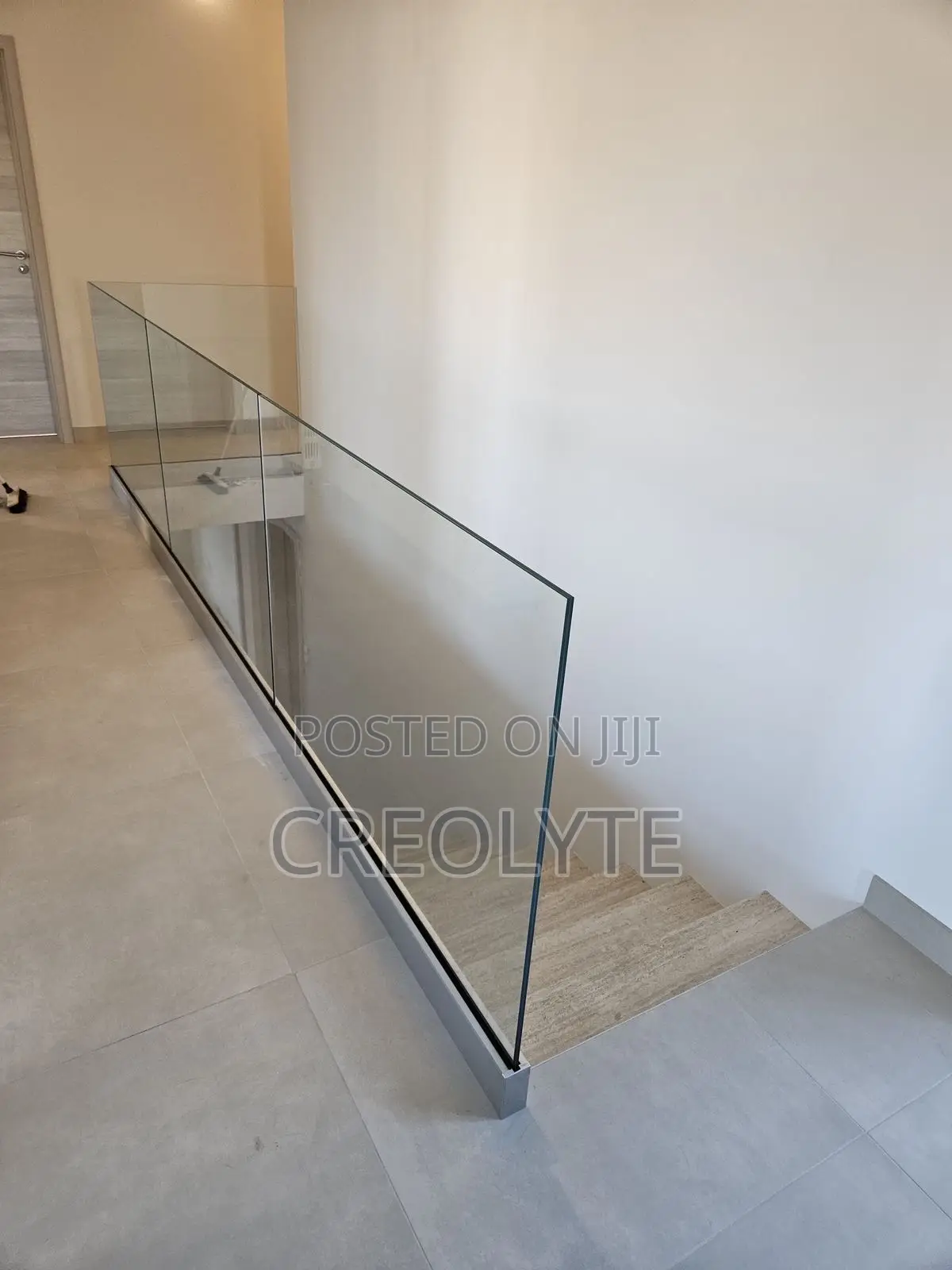 Modern Minimalist Glass Balustrade Staircase