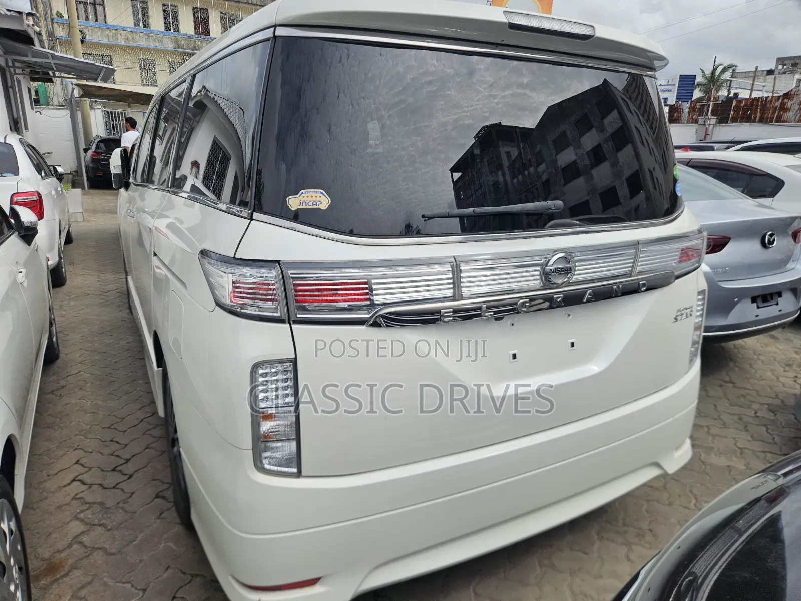Nissan Grand 2018 White