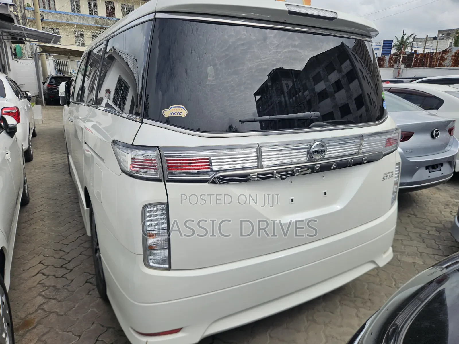 Nissan Grand 2018 White
