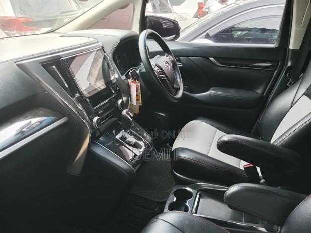 Toyota Vellfire 2016 Black - thumbnail 10