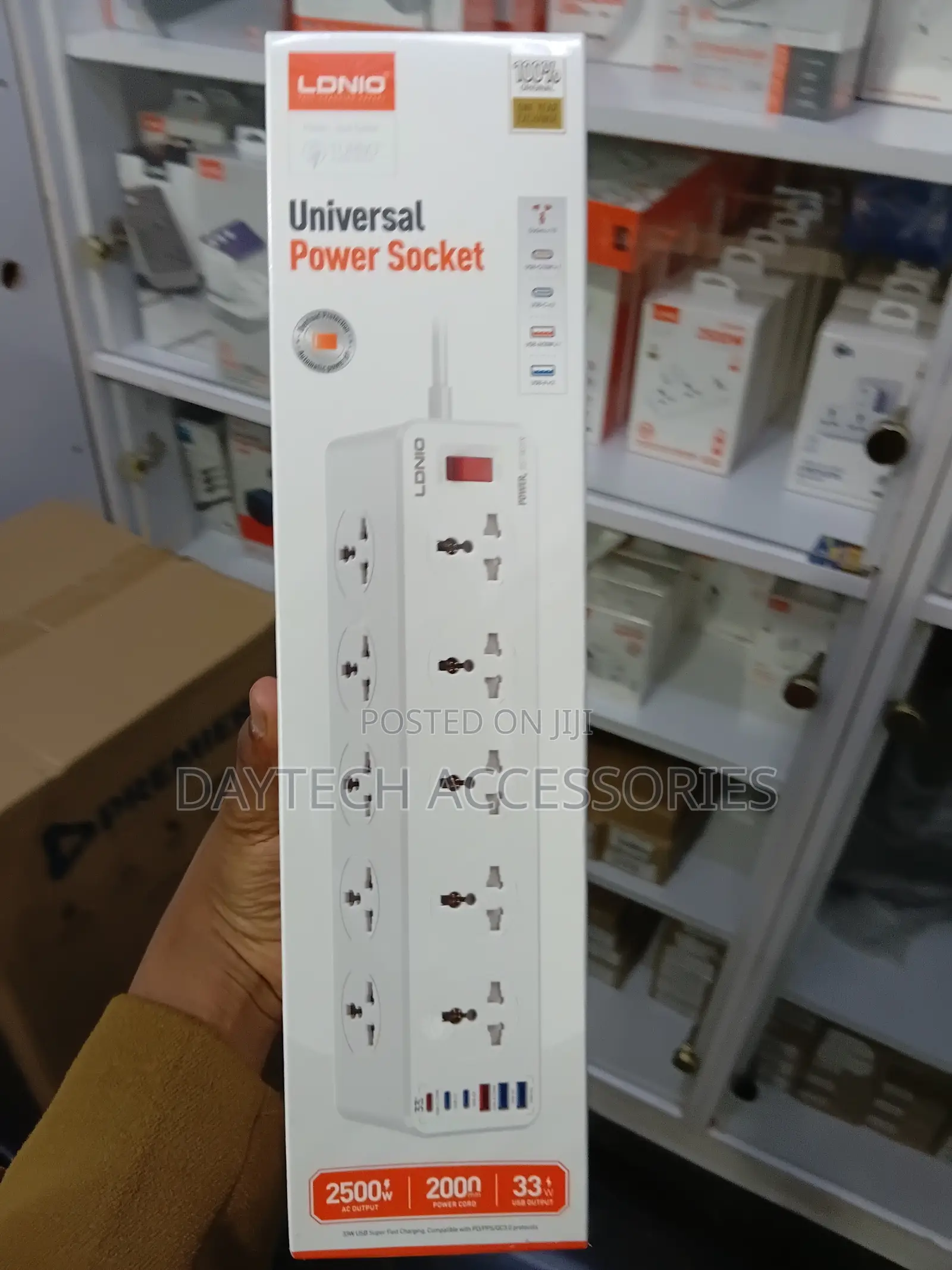 Ldnio Sc10610c Universal Power Strip 10 Ac Outlets and 6 Usb Ports.