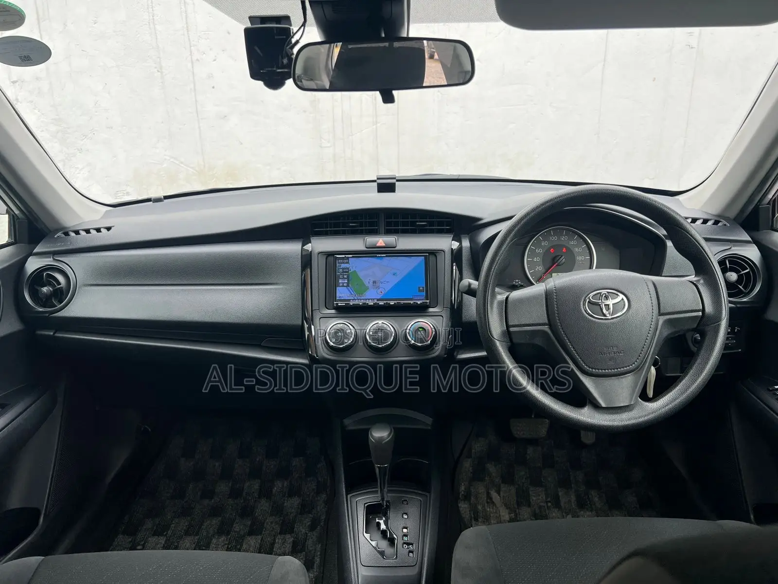 Toyota Axio 2018 Silver