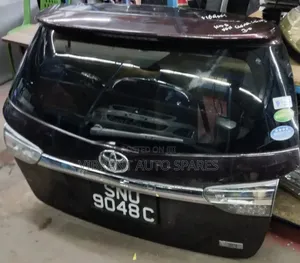 Toyota Wish 2015 Boot