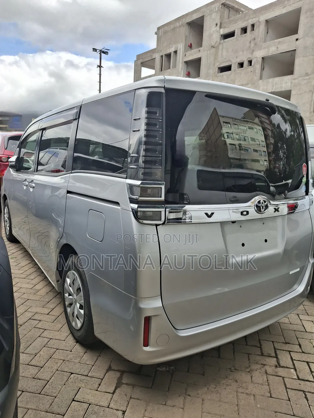 Toyota Voxy 2018 Silver