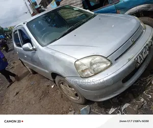 Honda Fit 2001 Silver
