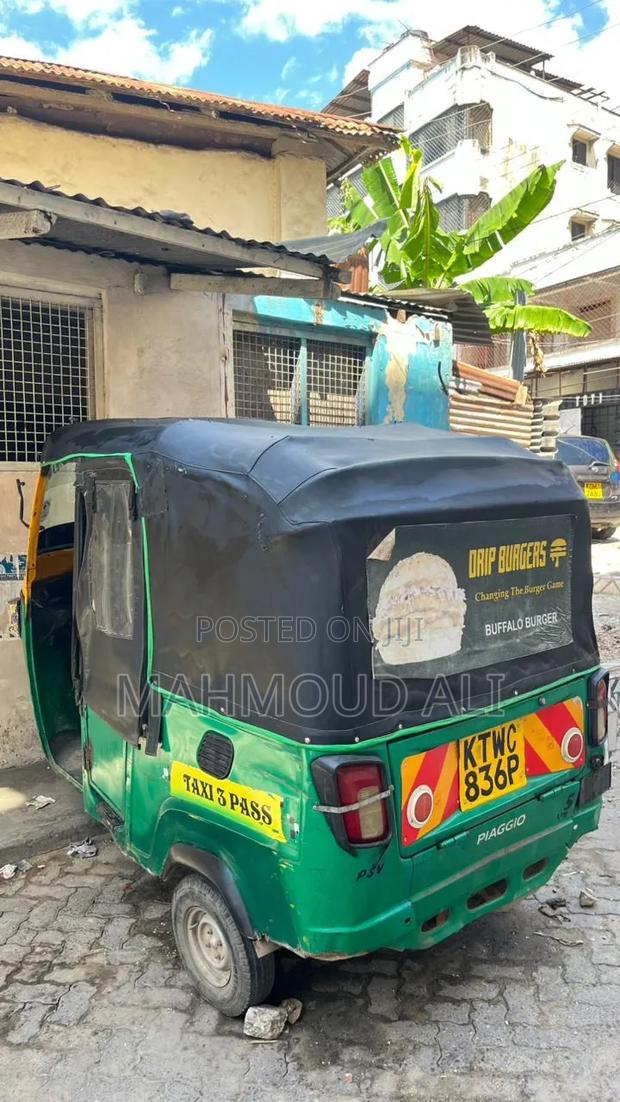 Piaggio 2019 Green