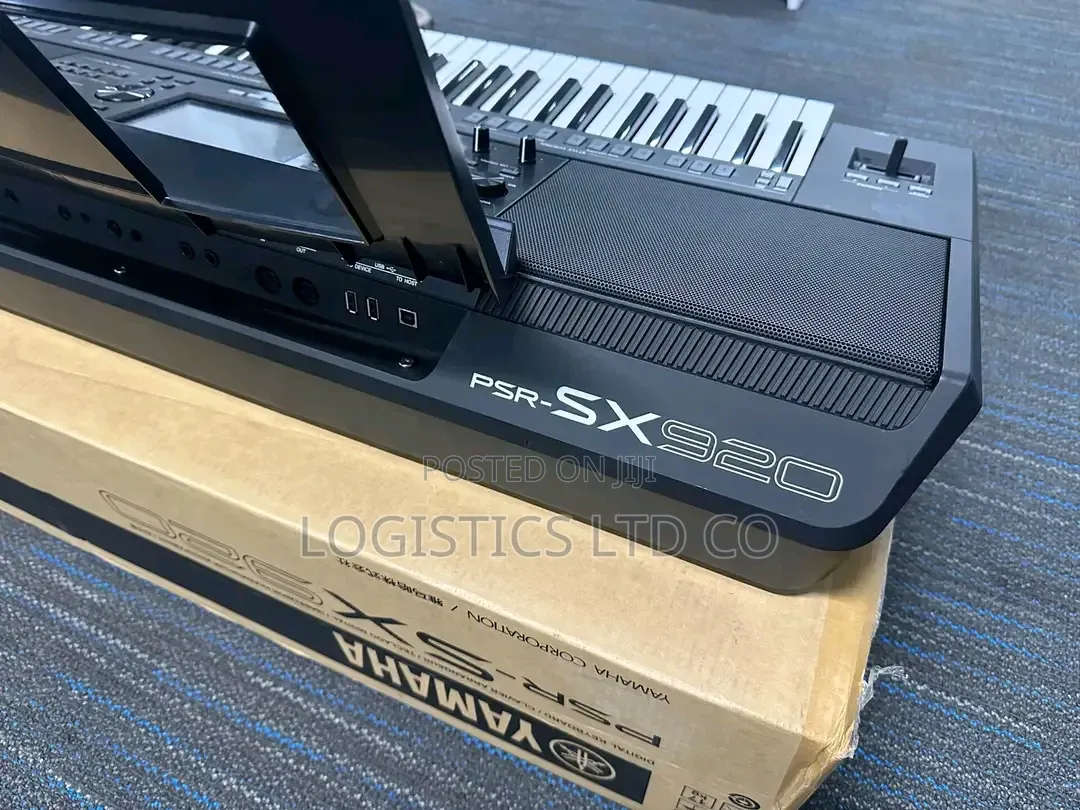 Yamaha PSR-Sx920 61-Key Arranger Keyboard With Touchscreen