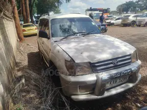 Toyota Land Cruiser 2000 Beige