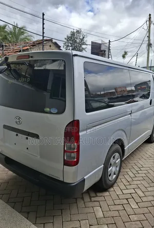 Toyota HiAce 2019 Silver
