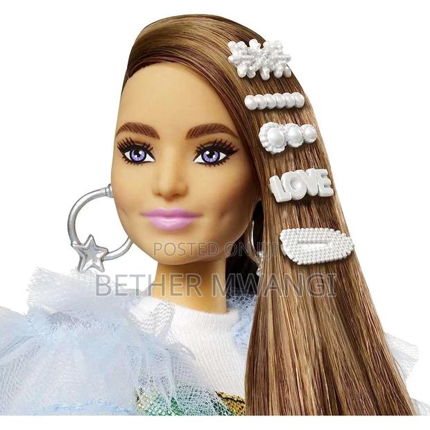 Barbie Extra Doll - Yellow Coat - thumbnail 3