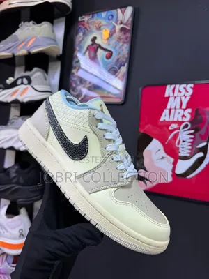 Nike Air Jordan 1 Low Se in 'Sanddrift' Sneakers