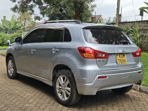 Mitsubishi RVR 2010 Silver