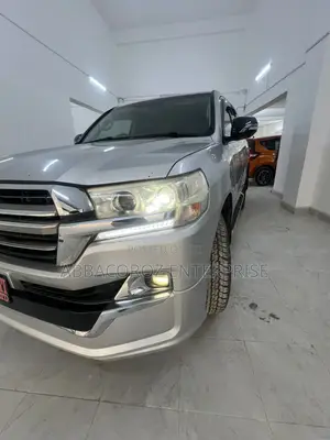 Toyota Land Cruiser 2015 Silver