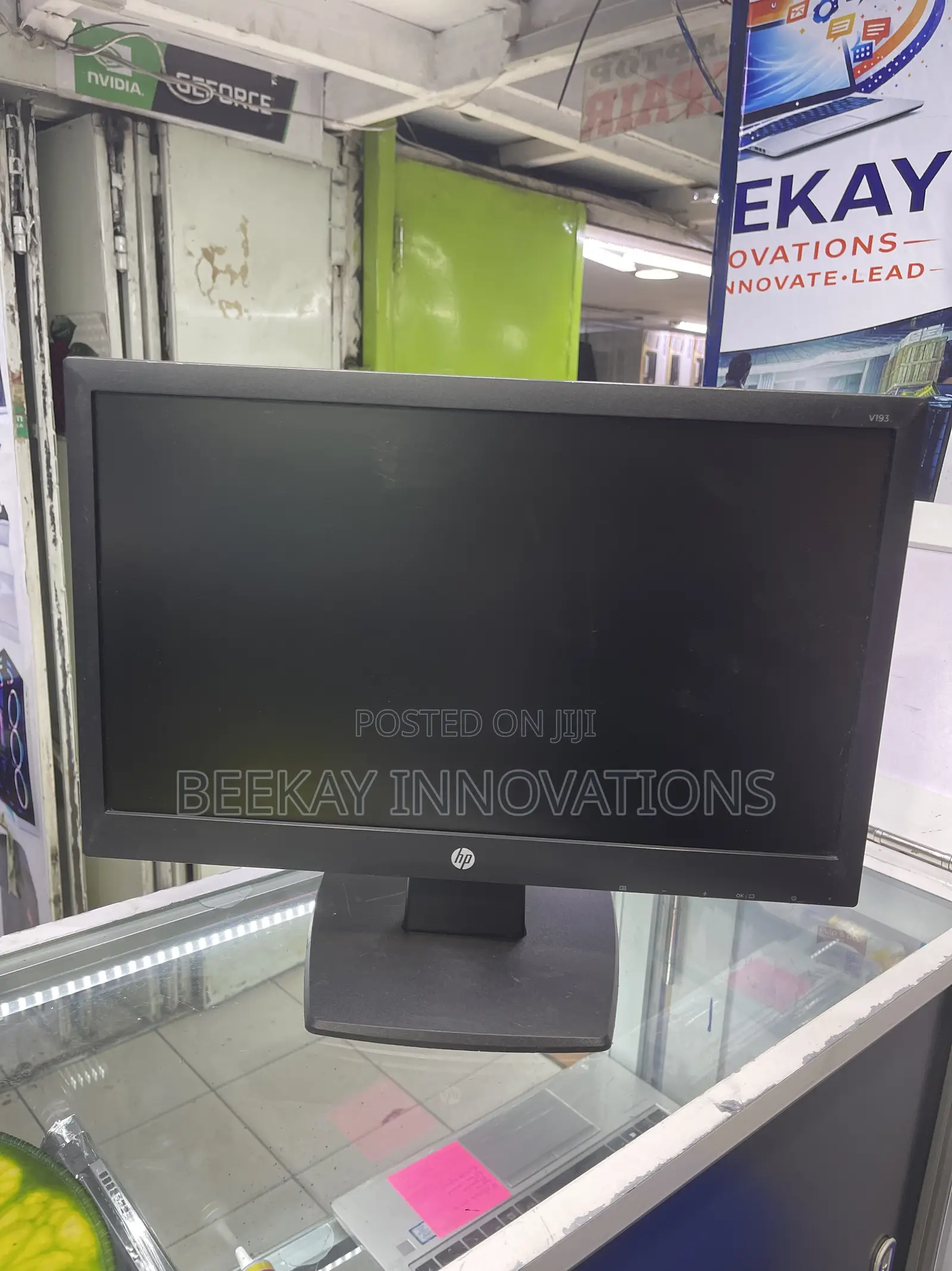 Hp V193 Monitor 19” Screen Size