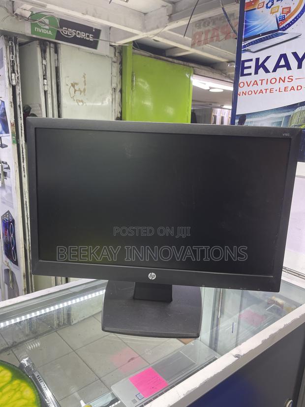 Hp V193 Monitor 19” Screen Size - thumbnail 3