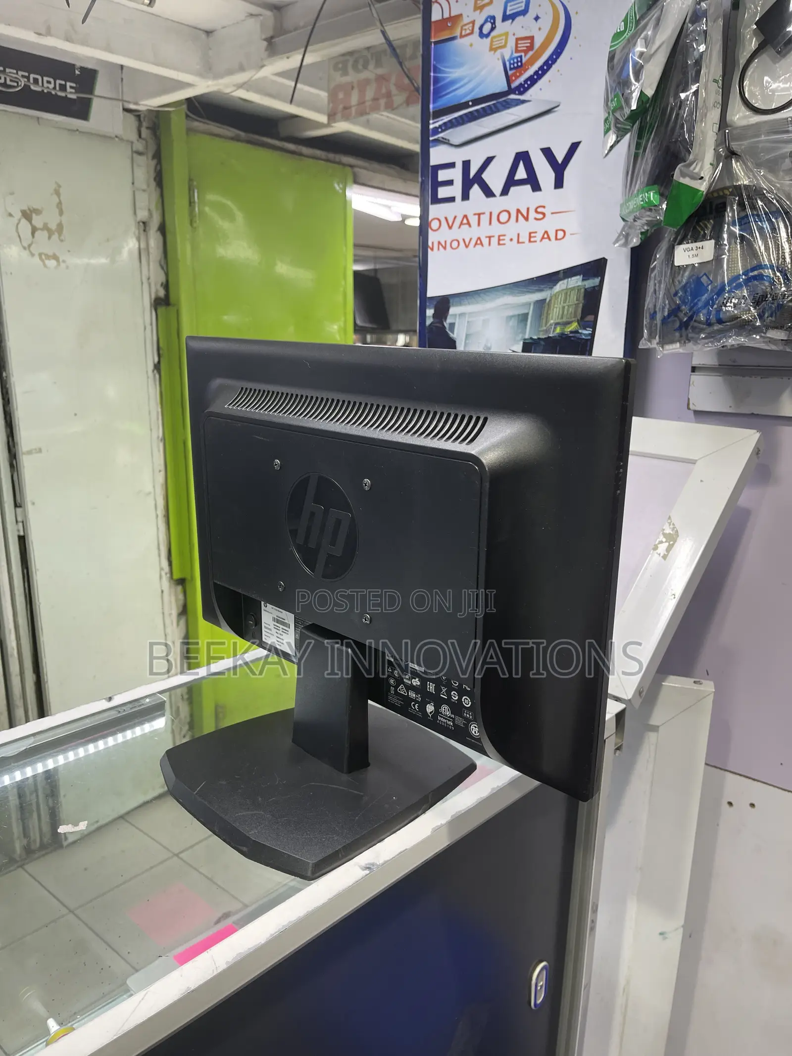 Hp V193 Monitor 19” Screen Size
