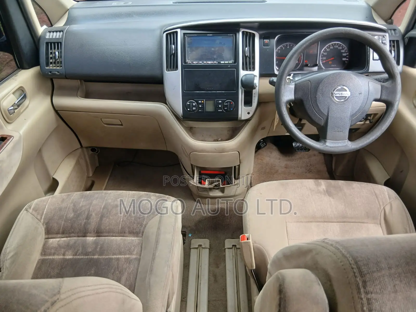 Nissan Serena 2010 Red