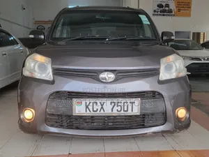 Toyota Sienta 2012 Gray