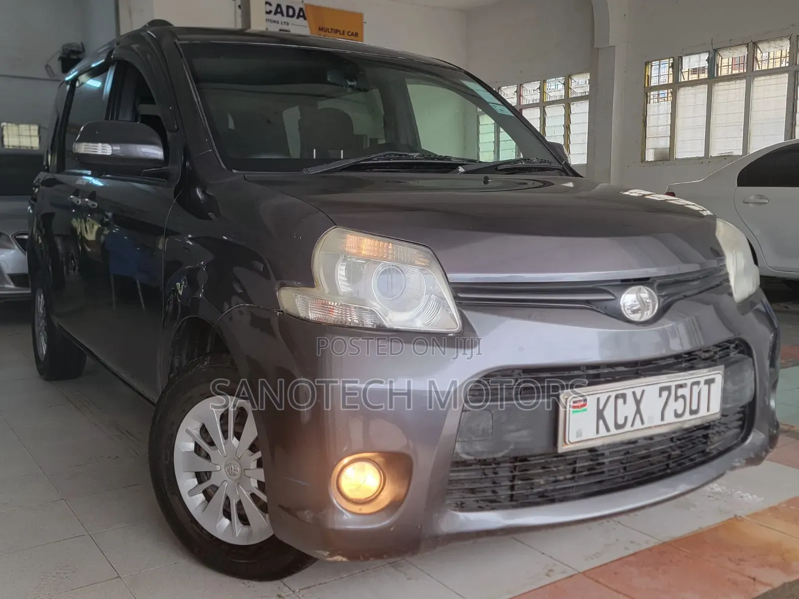 Toyota Sienta 2012 Gray